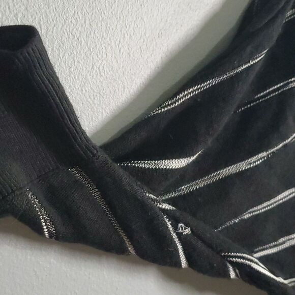 White House Black Market sweater women's size xs x-small black white 100… - Picture 8 of 10